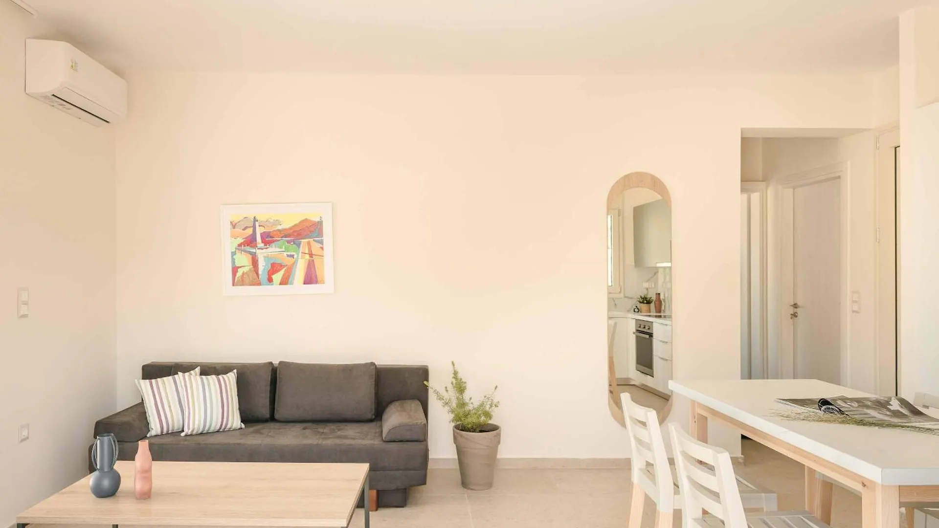 Ostria Villa Divarata 0*,  Greece